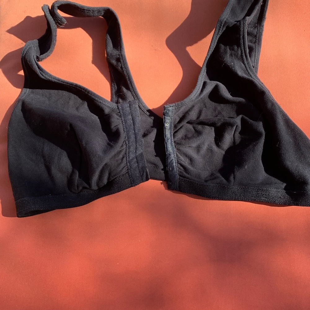 Bra front closure